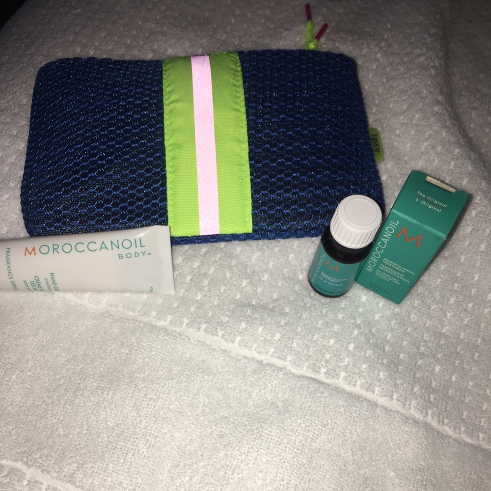 Moroccanoil 0.34 oz and free Morocanoil Hand Cream - Picture 2 of 7